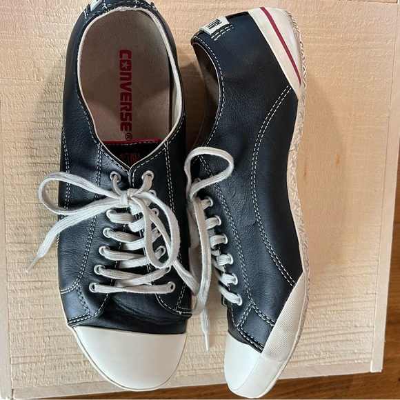 RARE FIND! CONVERSE Leather Low Top All-Stars - Picture 2 of 9